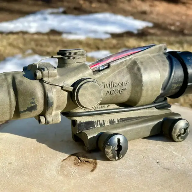 Trijicon ACOG 4x32 USMC TA31RCO-M4CP - Well Used