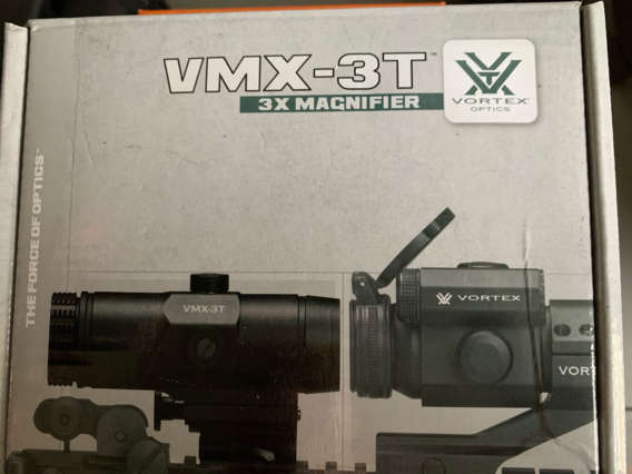 Vortex VMX-3T 3x Magnifier box
