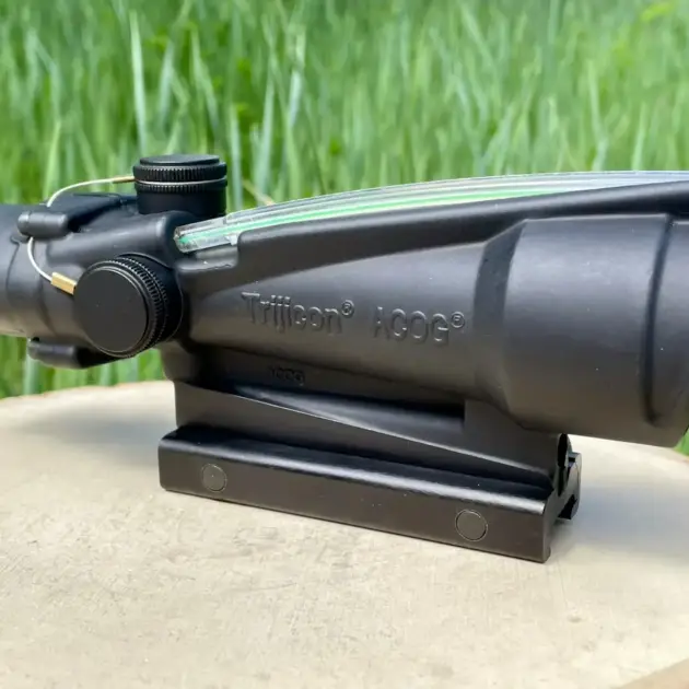Trijicon ACOG 3.5x35 TA11J-G Green Crosshair .223 / 5.56 BDC - Like New in Box