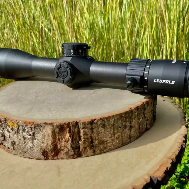 Leupold Mark 4HD 2.5-10x42 FFP Illuminated TMR - Lightly Used #1