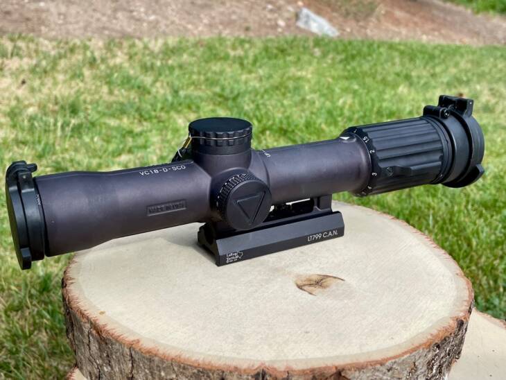 Trijicon VCOG 1-8x28 Red USMC SCO Circle / Crosshair - Like New In Box