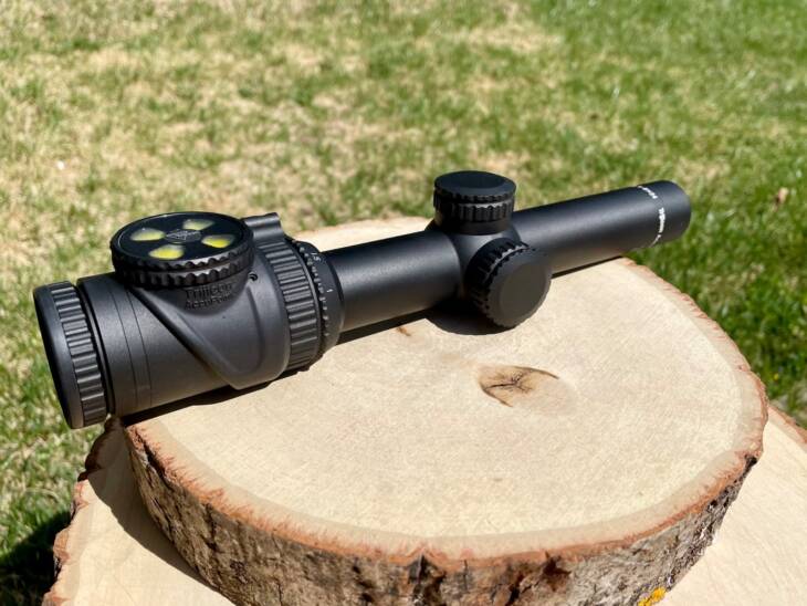 Trijicon Accupoint 1-6x24 TR25 Amber Triangle Post - Image 2