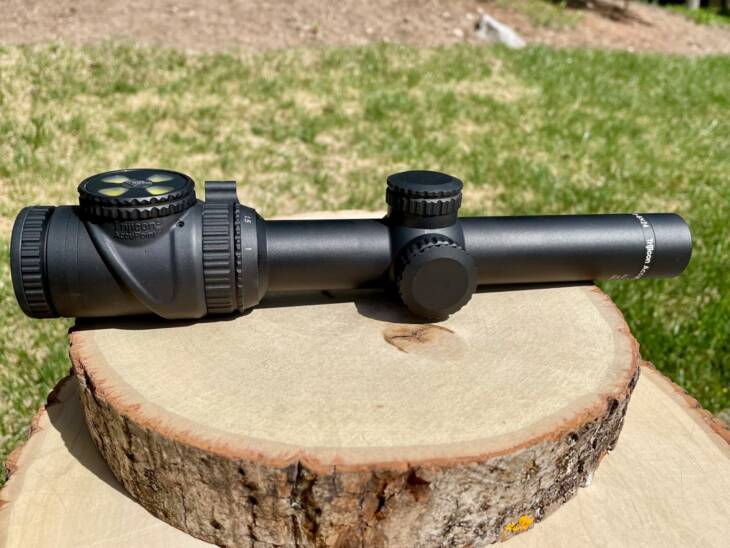 Trijicon Accupoint 1-6x24 TR25 Amber Triangle Post - Image 4