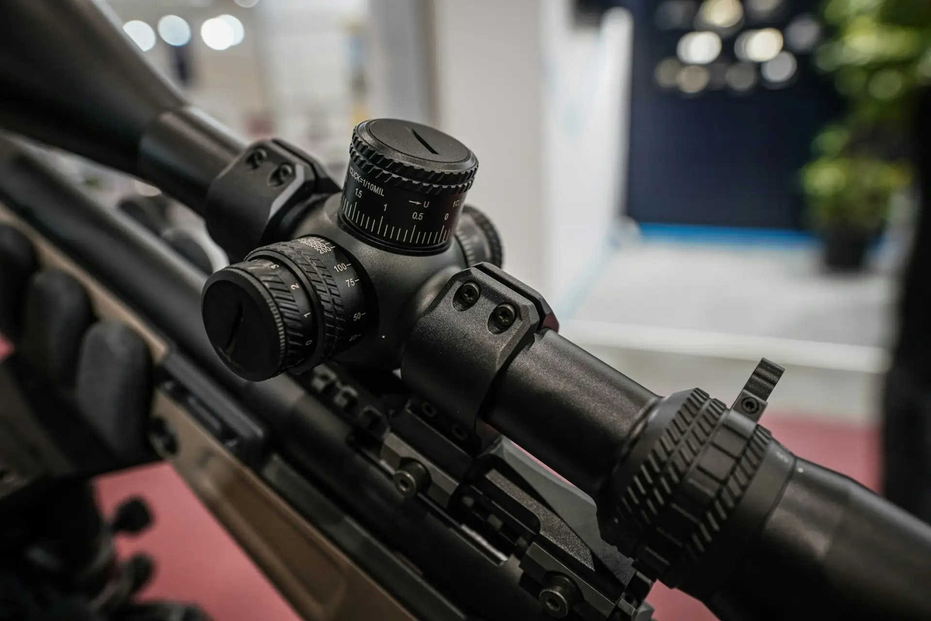 aimpoint vs trijicon optic scopes