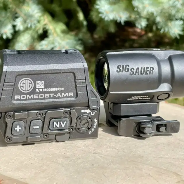 Sig Sauer Romeo8T-AMR (Automated Modified Reticle) Combo Kit - Like New in Box