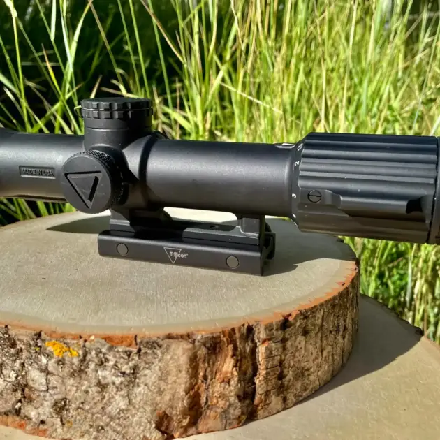 Trijicon VCOG 1-8x28 Red MRAD Crosshair Dot - Lightly Used