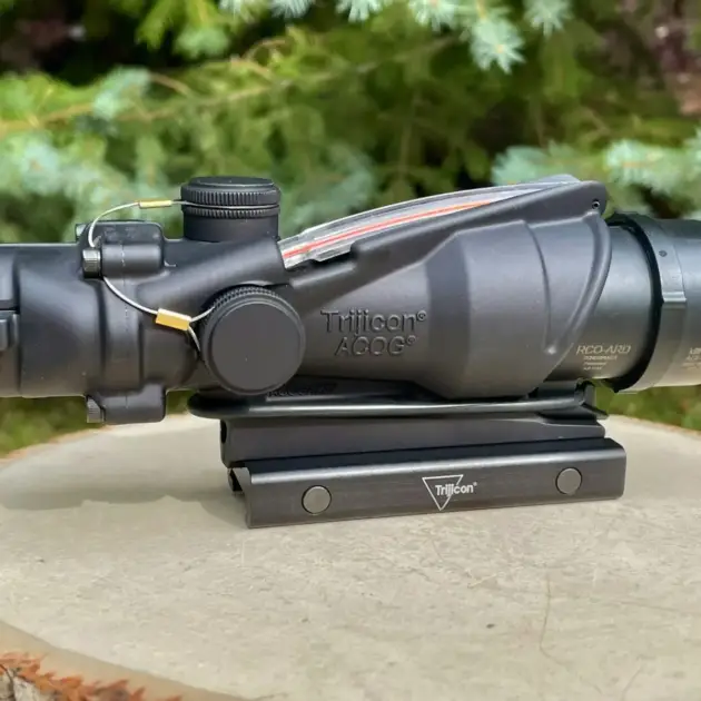 Trijicon ACOG 4x32 Red Horseshoe TA31H - Like New in Box
